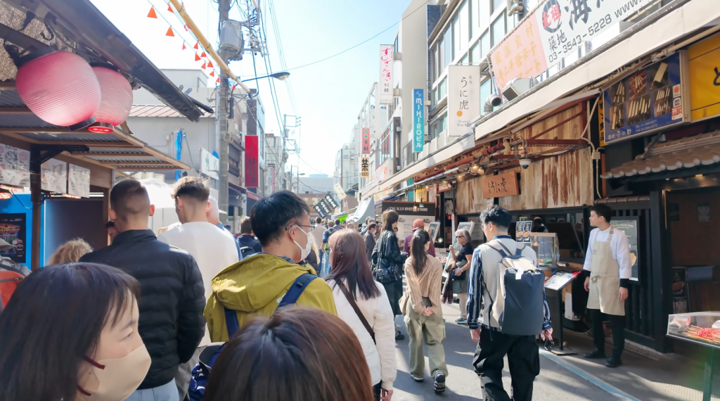 (Actus): À Tokyo, le marché de Tsukiji freine les touristes pour éviter la&nbsp;saturation