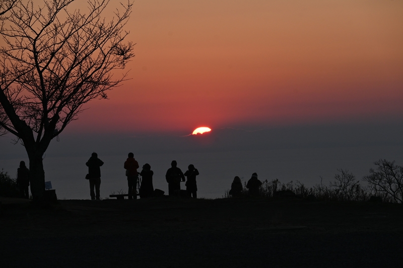 Observer le premier lever de soleil de l&rsquo;année, une tradition d&rsquo;espoir et&nbsp;renouveau