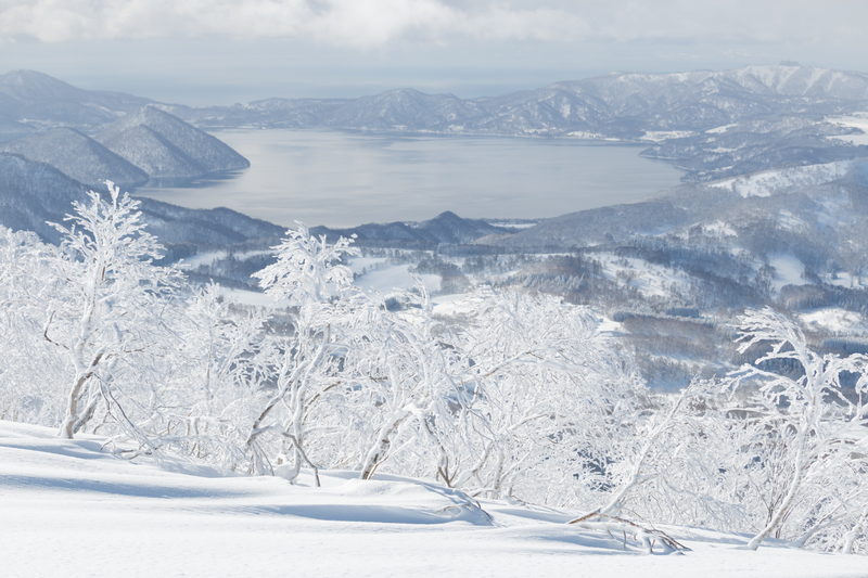 (Hokkaido) Le lac Toya en hiver, héritage volcanique et écosystèmes du nord du&nbsp;Japon