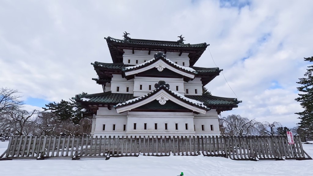 (Aomori) Le château de Hirosaki, la forteresse silencieuse sous la&nbsp;neige