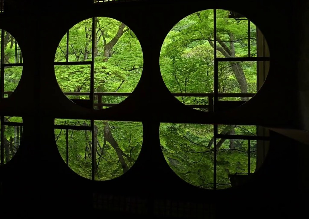 Les érables de Kyoto se parent de vert, Yusai-tei, entre mémoire littéraire et éclat du&nbsp;printemps