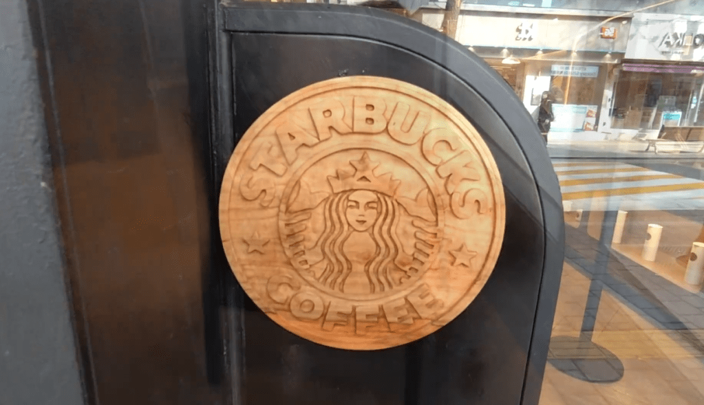 Starbucks présente ses excuses après une campagne publicitaire jugée offensante en Corée du Sud