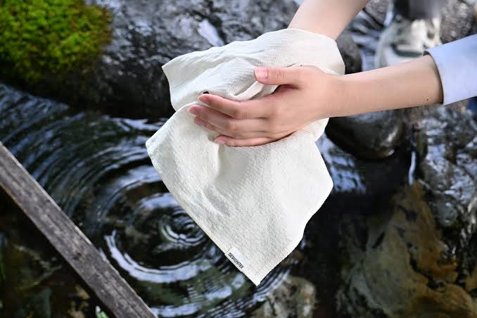 Ise mise sur le papier traditionnel pour inventer le textile de demain