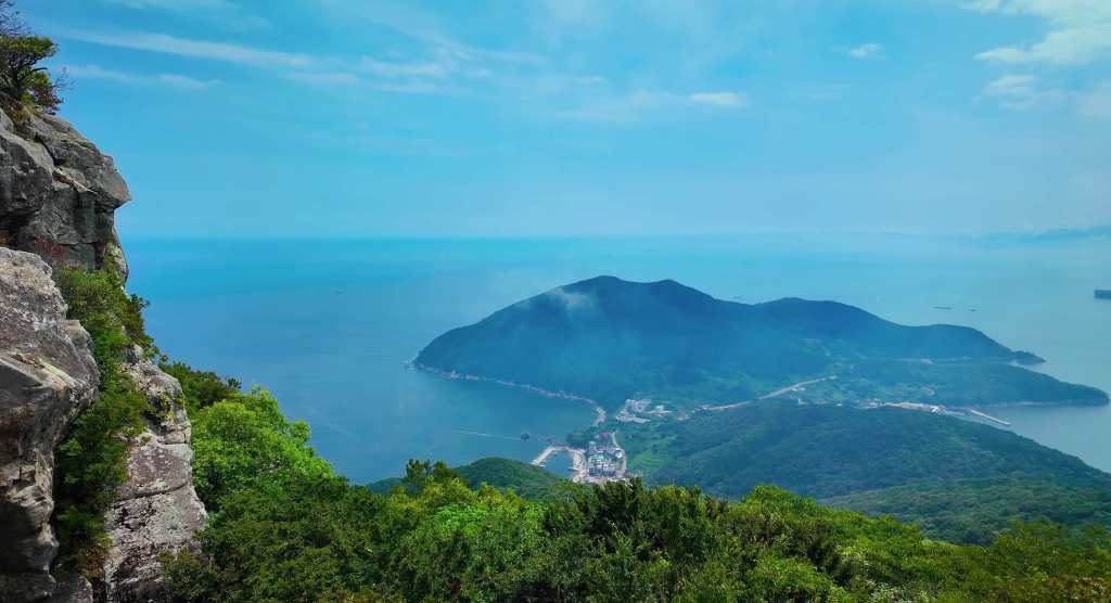 Gadeokdo, l’île verte de Busan entre mer, montagnes et&nbsp;mémoire