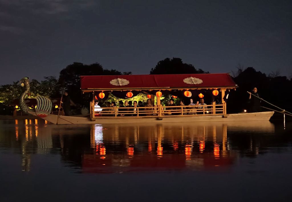 (Tradition) À Daikaku-ji, la lune de Heian se reflète sur les eaux d’Osawa-no-ike